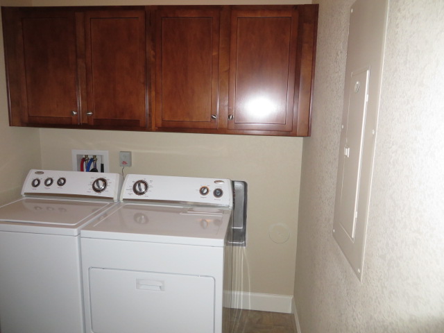 Laundry_Horizontal Post